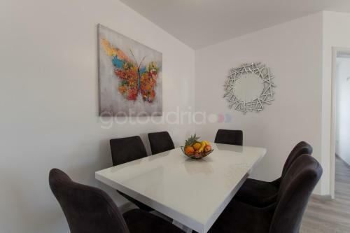 Sea View Apartments With Free Parking