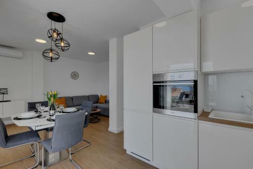 Holiday Home L & B Makarska