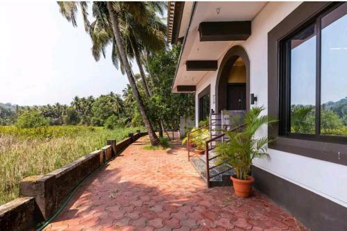 Hotel Infinity Lake View 6bhk Bungalow With Private Pool