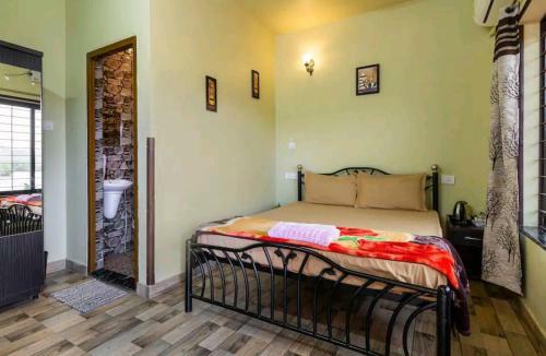 Hotel Infinity Lake View 6bhk Bungalow With Private Pool