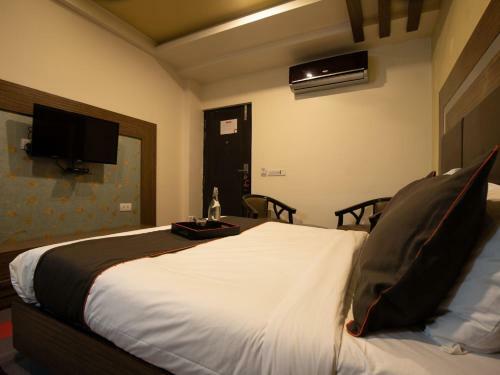 Hotel Vaccinated Staff - Collection O 81221 Marhaba Residency