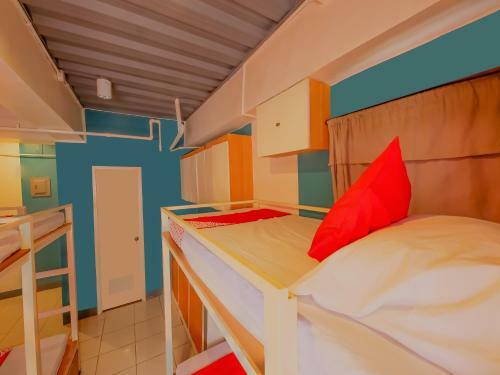 Hotel Vaccinated Staff - Oyo 809 Crowne One Condo