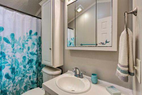 Bright Miramar Tropical Cabana, 2 Blocks To Beach!