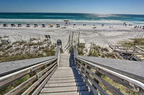 Apartamento Luxurious Alerio Condo With Private Beach Access!