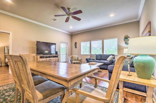 Apartamento Luxurious Alerio Condo With Private Beach Access!