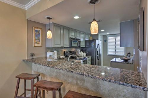 Apartamento 11th-floor Condo With View, 1 Block To Dining!