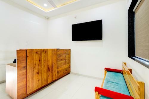 Collection O 79334 Hotel Maa Gayatri