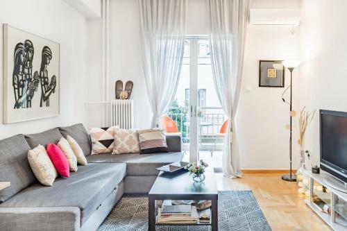 Koukaki Apartment With A Sunny Balcony, Near The Acropolis