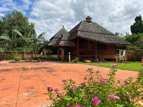 Hotel Romsak Lanna Resort Chiang Mai