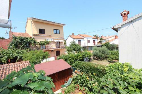 Hostal Rooms And Apartment Pina