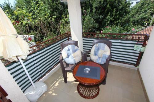 Hostal Rooms And Apartment Pina