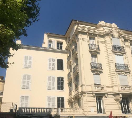 Nice Apartment Roses & Ivy, Rue Du Congres