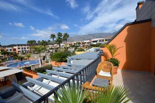 Lovely Duplex Apartment La Caleta