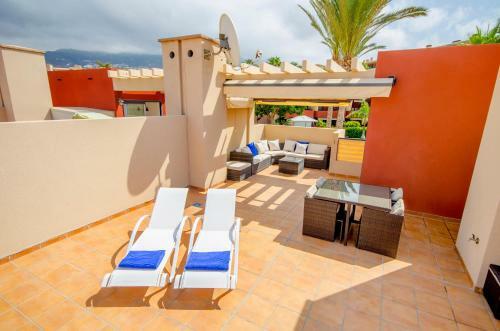 Modern Duplex With Heated Pool & 360� Sea Views