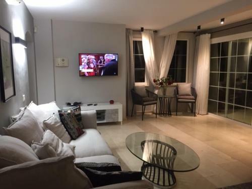 Seaside Luxurous Private 3 Bedroom Villa With Swimming Pool