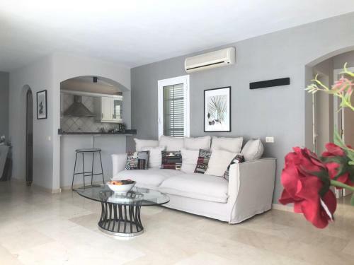 Seaside Luxurous Private 3 Bedroom Villa With Swimming Pool