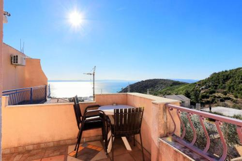 Apartments With A Parking Space Makarska - 18145