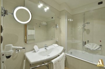 Hotel Athena