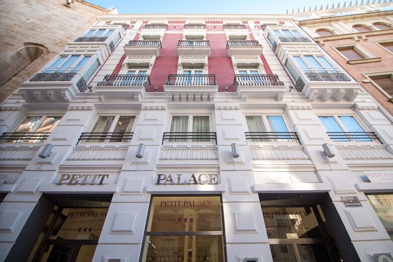 Hotel Petit Palace Plaza de La Reina