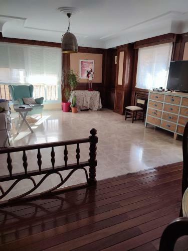 Apartamento Duplex Grande Con Dos Grajes