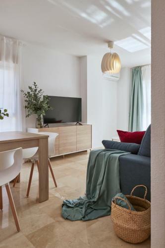 Bright Sunny Albir Beach Apartment