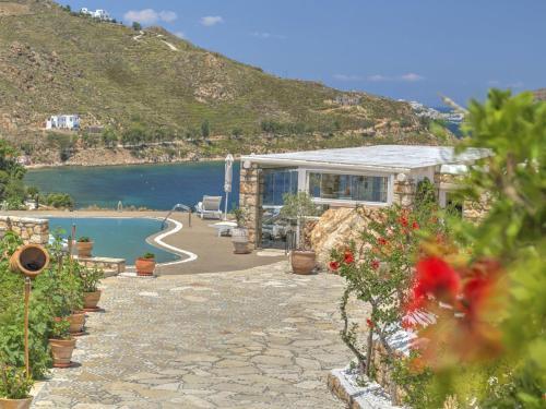 Traditional Houses Irini