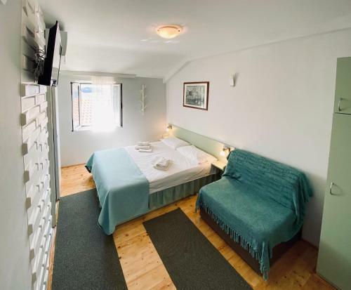 Apartamentos Komiza Provita Guesthouse