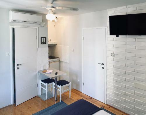 Apartamentos Komiza Provita Guesthouse