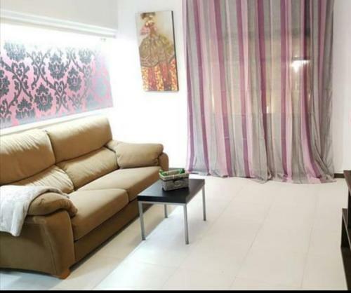 Hostal Rooms By The Sea!