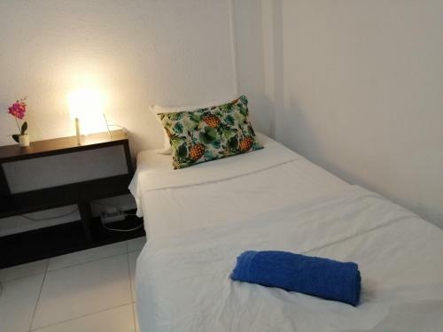 Hostal Rooms By The Sea!