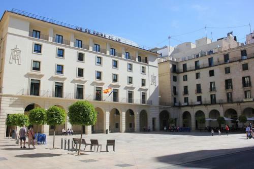 Hostal Rooms By The Sea!