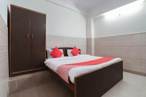 Oyo 62288 Hotel Sapna