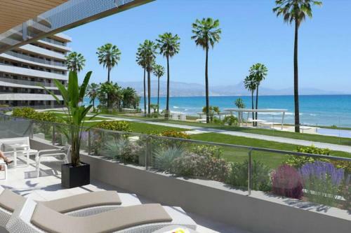 Apartamento 5* Apt, Best Location, Playa San Juan, Heated Pool