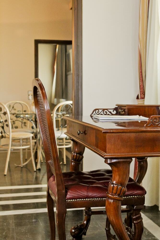 Hotel Grecian Castle