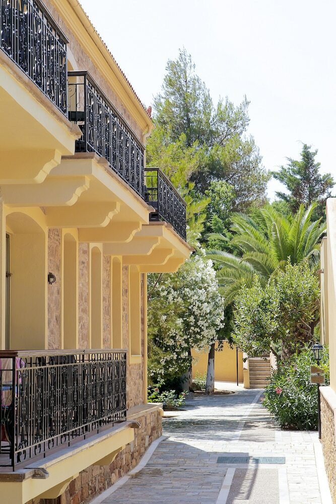 Hotel Grecian Castle