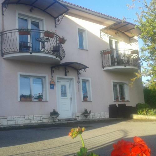 Hostal Guest House Surina