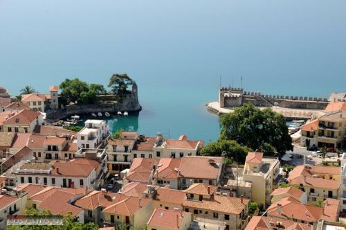 Hostal Chrisi Akti