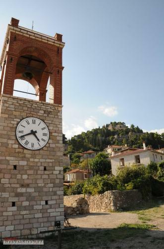 Hostal Chrisi Akti