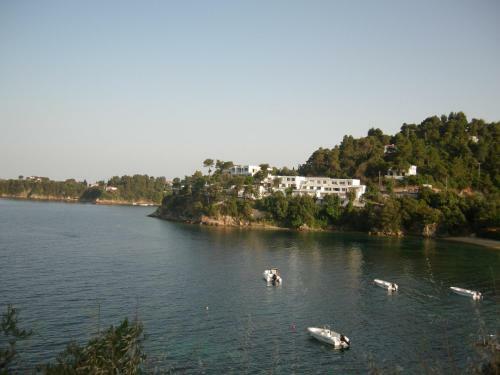 Cape Kanapitsa Hotel & Suites