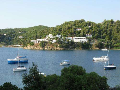Cape Kanapitsa Hotel & Suites