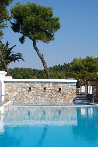 Cape Kanapitsa Hotel & Suites