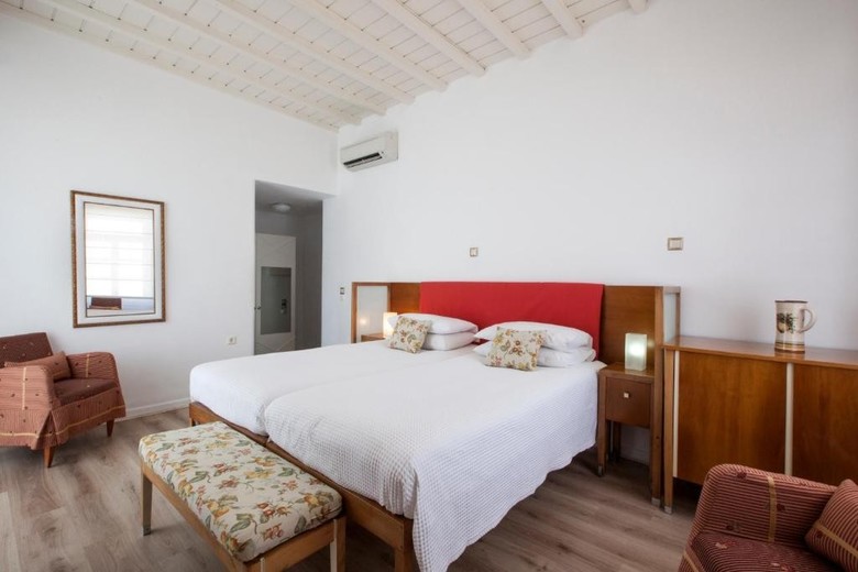 Dorion Hotel