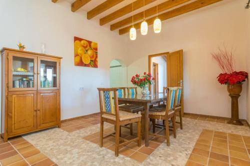 Villa Cas Capell� & Casa Rub�