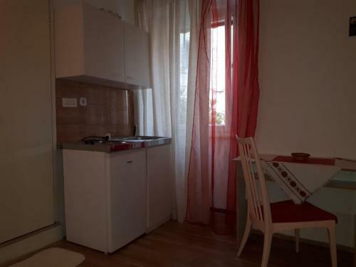 Hostal Guest House Robert I Mirna