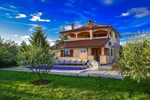 Villa Vrani?i