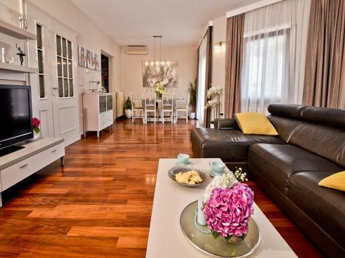 Superior Villa Antea With Jacuzzi & Pool
