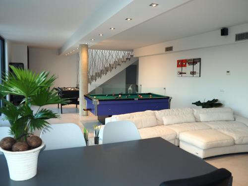 Casa Lou, Architect Villa With Heated Pool At Begur, 470m2