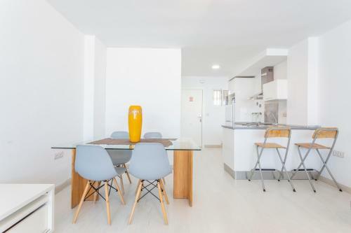 Apartamento Loft Piscina, Playa De San Juan, Comodoro II
