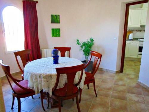 Gepflegtes Ferienhaus Mit Gro�em Privatpool