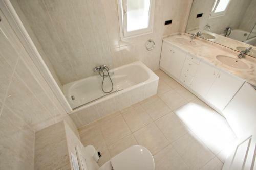 Hayley - Modern Apartment With Sea View In Benissa
